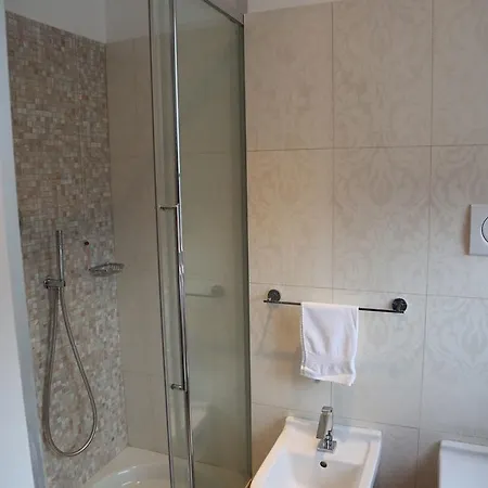 ファームステイ Agriturismo Pratellisei Rosora